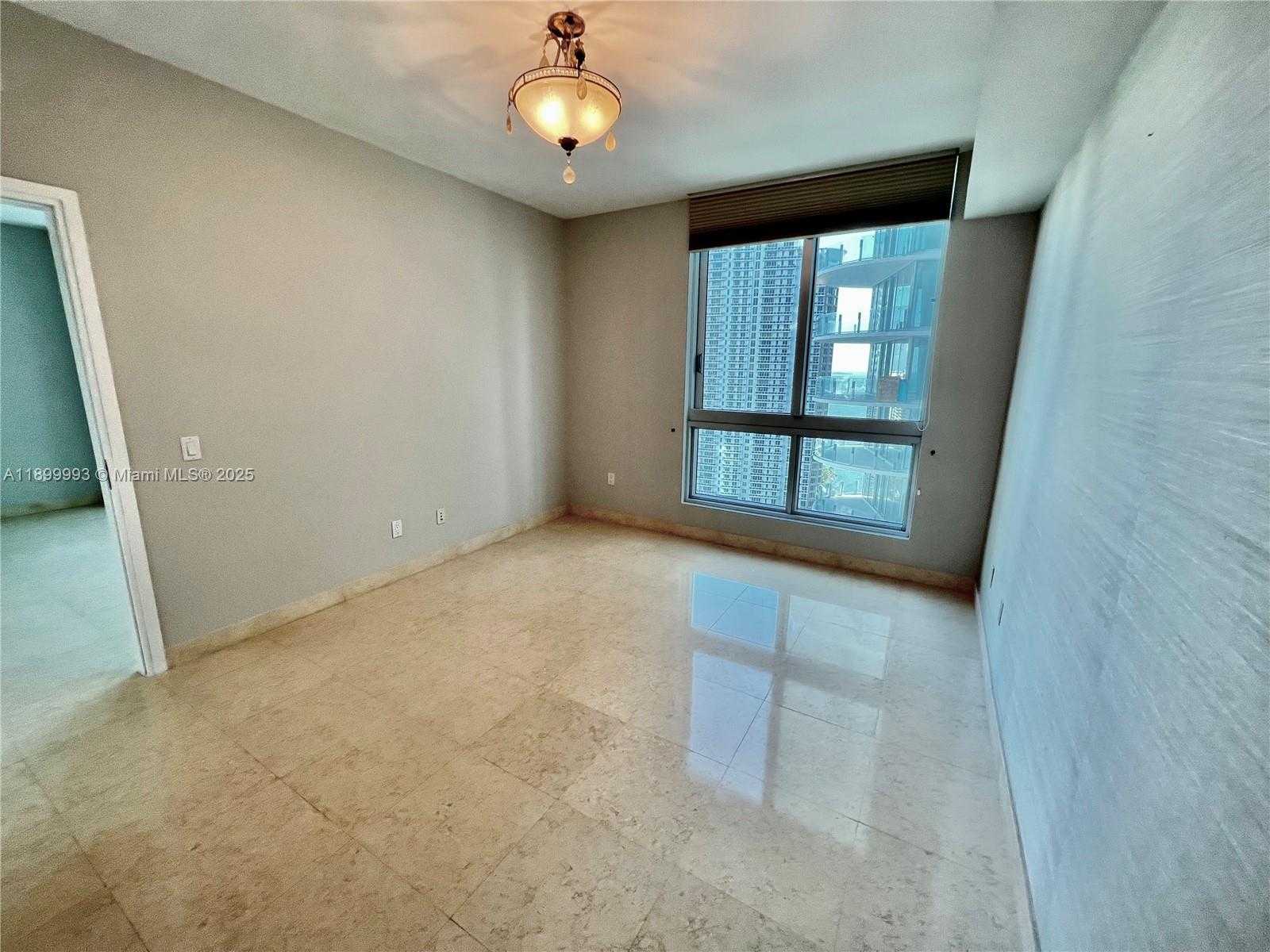 Small Image of 300 SOUTH BISCAYNE BLVD #2006, Miami Number 8
