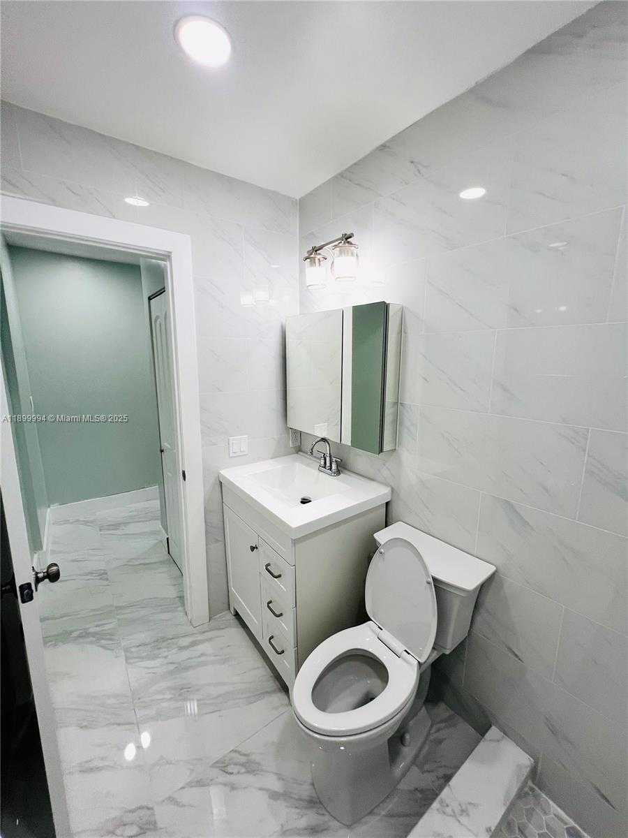 Small Image of 10370 SOUTH WEST 174TH TER #NA, Miami Number 11