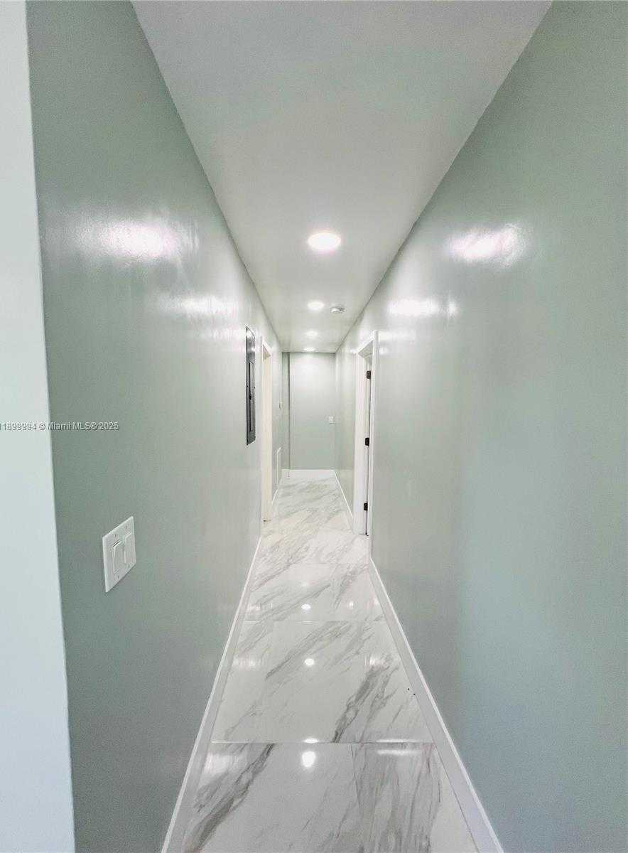 Small Image of 10370 SOUTH WEST 174TH TER #NA, Miami Number 12