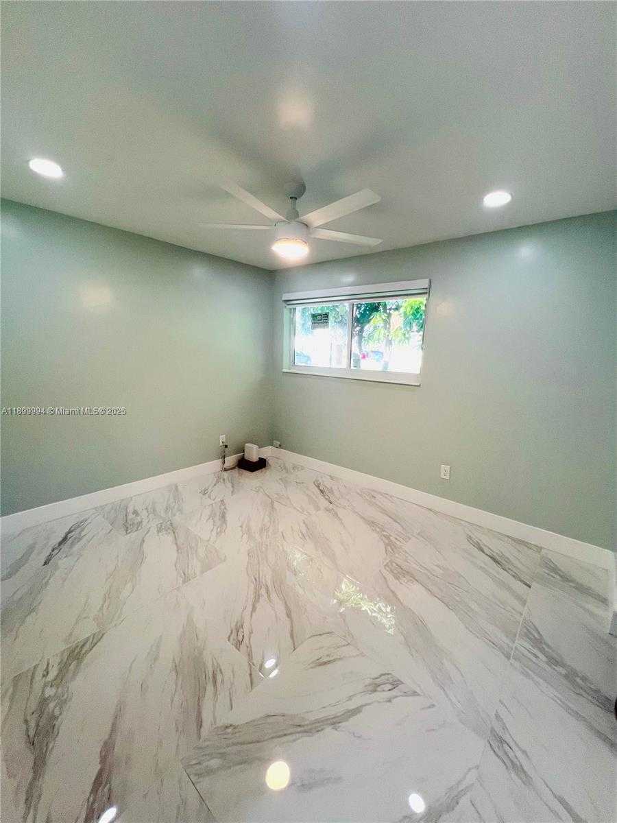 Small Image of 10370 SOUTH WEST 174TH TER #NA, Miami Number 14