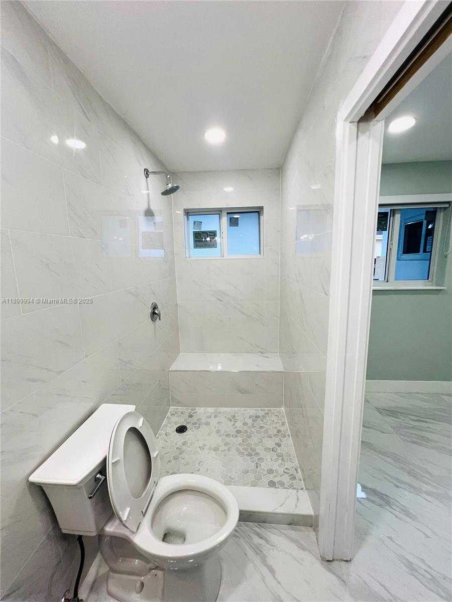 Small Image of 10370 SOUTH WEST 174TH TER #NA, Miami Number 16