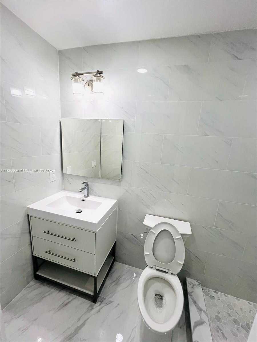 Small Image of 10370 SOUTH WEST 174TH TER #NA, Miami Number 17