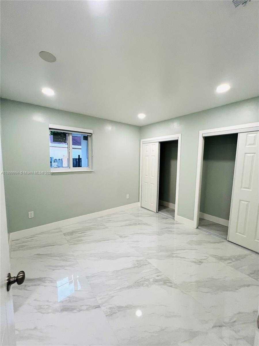 Small Image of 10370 SOUTH WEST 174TH TER #NA, Miami Number 18