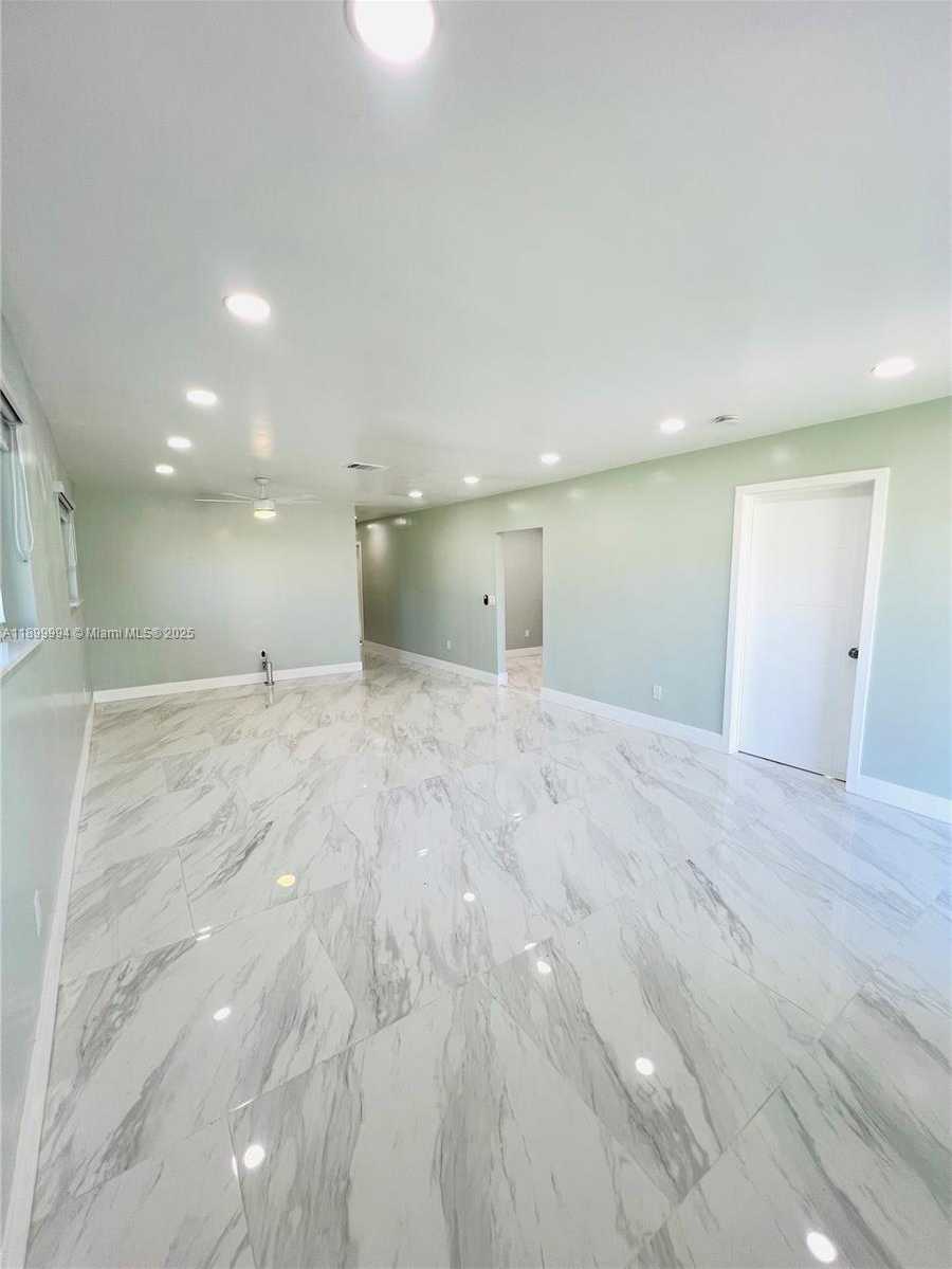 Small Image of 10370 SOUTH WEST 174TH TER #NA, Miami Number 6