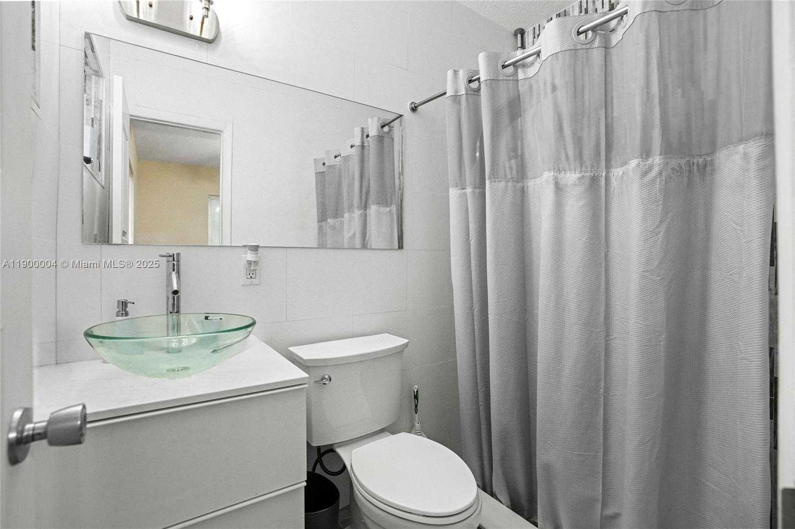 Small Image of 44 NORTH WEST 19TH ST #1, Homestead Number 16