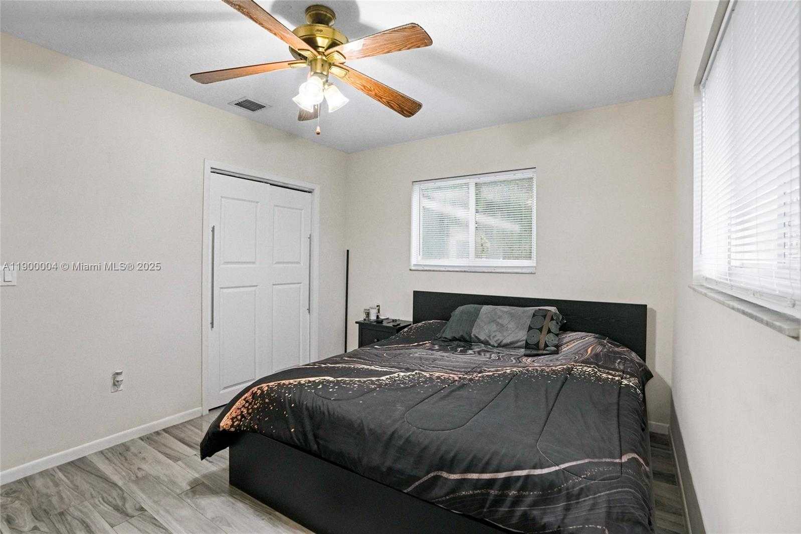 Small Image of 44 NORTH WEST 19TH ST #1, Homestead Number 17
