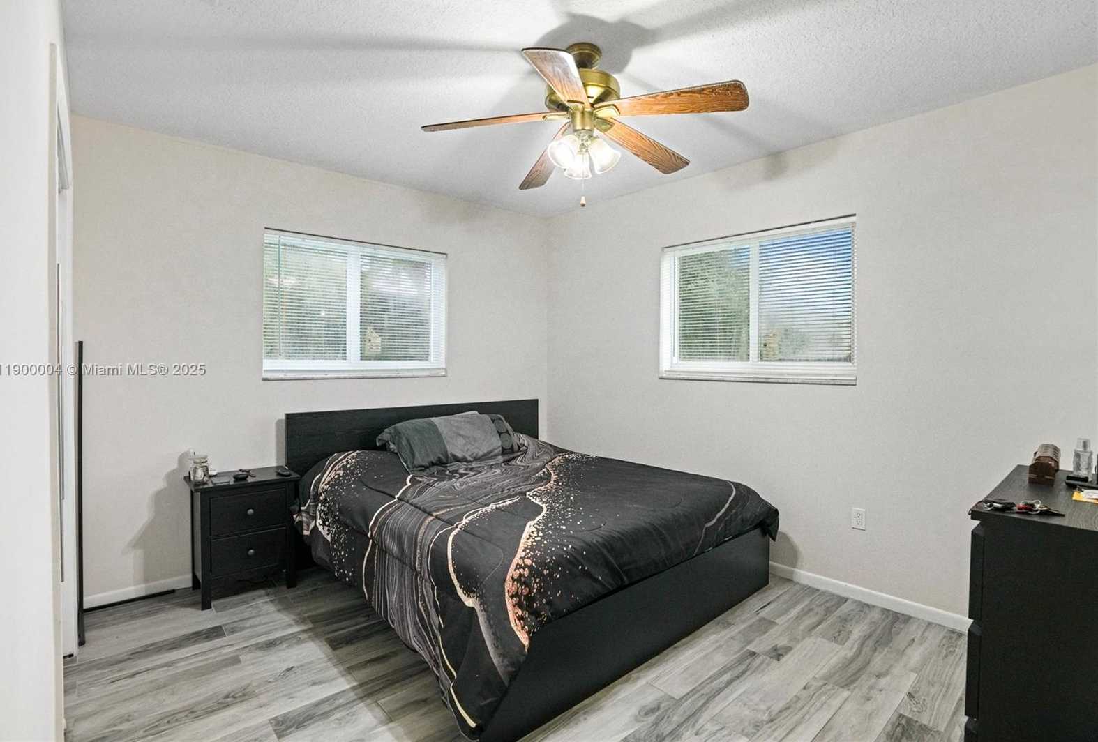 Small Image of 44 NORTH WEST 19TH ST #1, Homestead Number 19