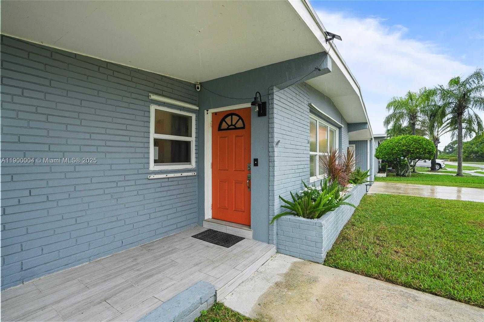 Small Image of 44 NORTH WEST 19TH ST #1, Homestead Number 2