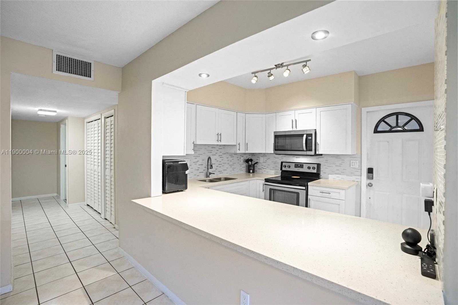 Small Image of 44 NORTH WEST 19TH ST #1, Homestead Number 21