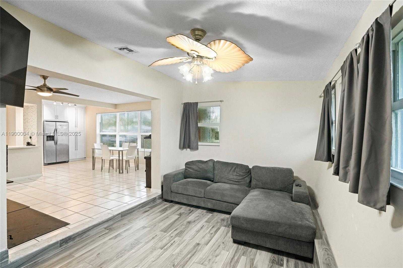 Small Image of 44 NORTH WEST 19TH ST #1, Homestead Number 27
