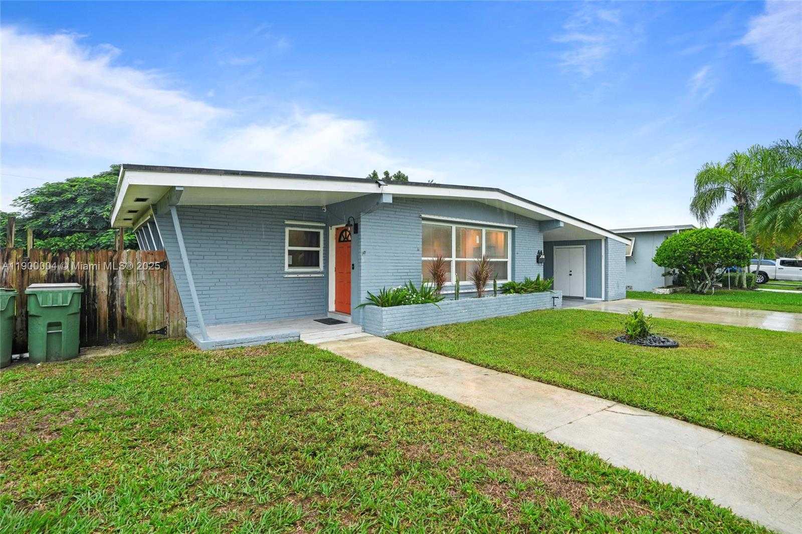 Small Image of 44 NORTH WEST 19TH ST #1, Homestead Number 3