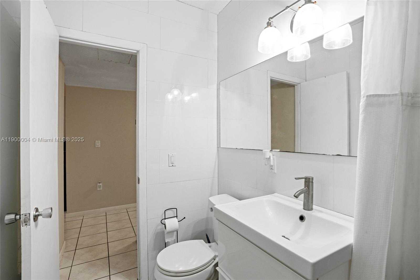 Small Image of 44 NORTH WEST 19TH ST #1, Homestead Number 34