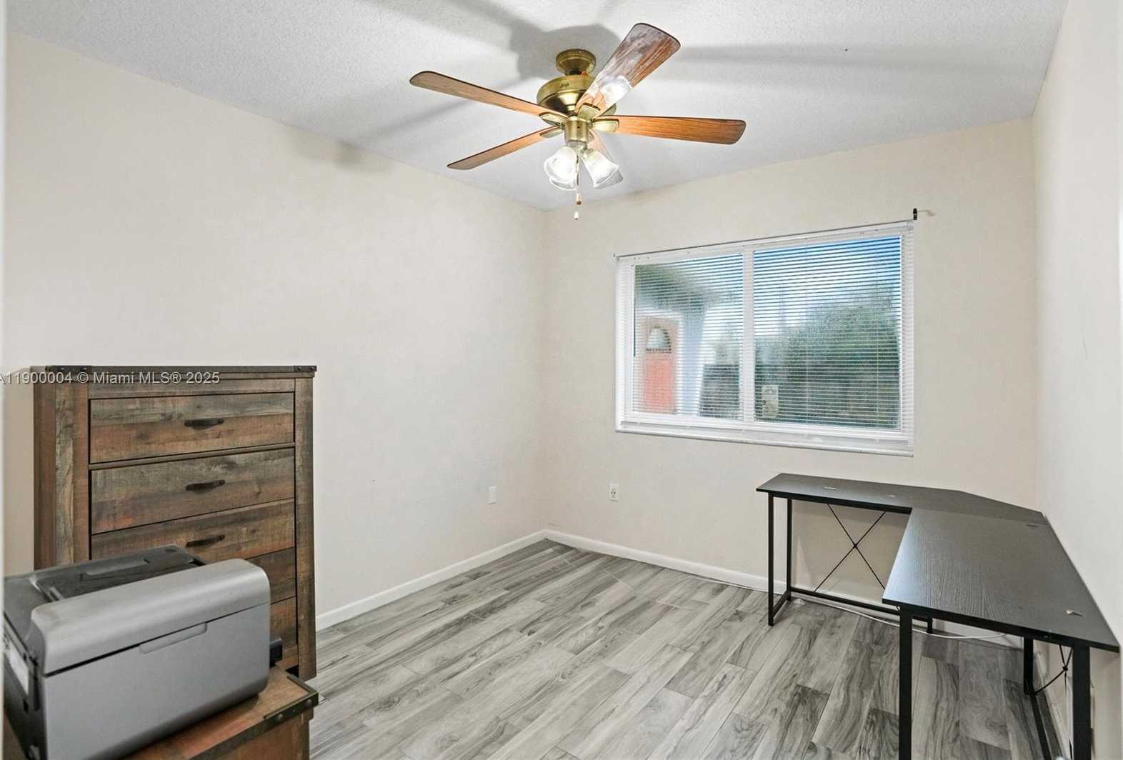 Small Image of 44 NORTH WEST 19TH ST #1, Homestead Number 39