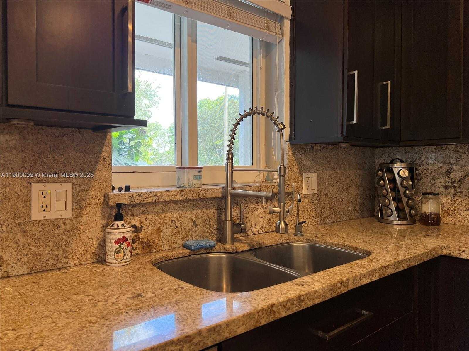 Small Image of 10220 SOUTH WEST 160TH ST #10220, Miami Number 21