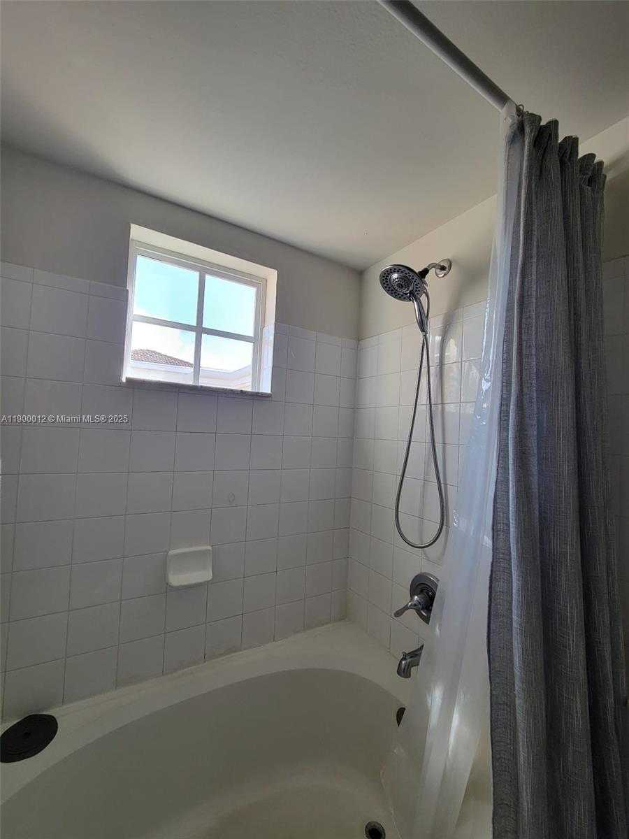 Small Image of 17150 NORTH BAY RD #2922, Sunny Isles Beach Number 11