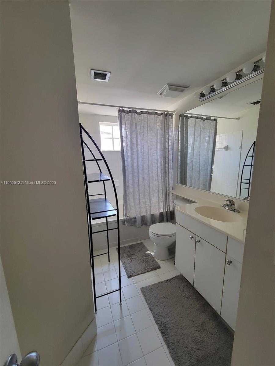 Small Image of 17150 NORTH BAY RD #2922, Sunny Isles Beach Number 12