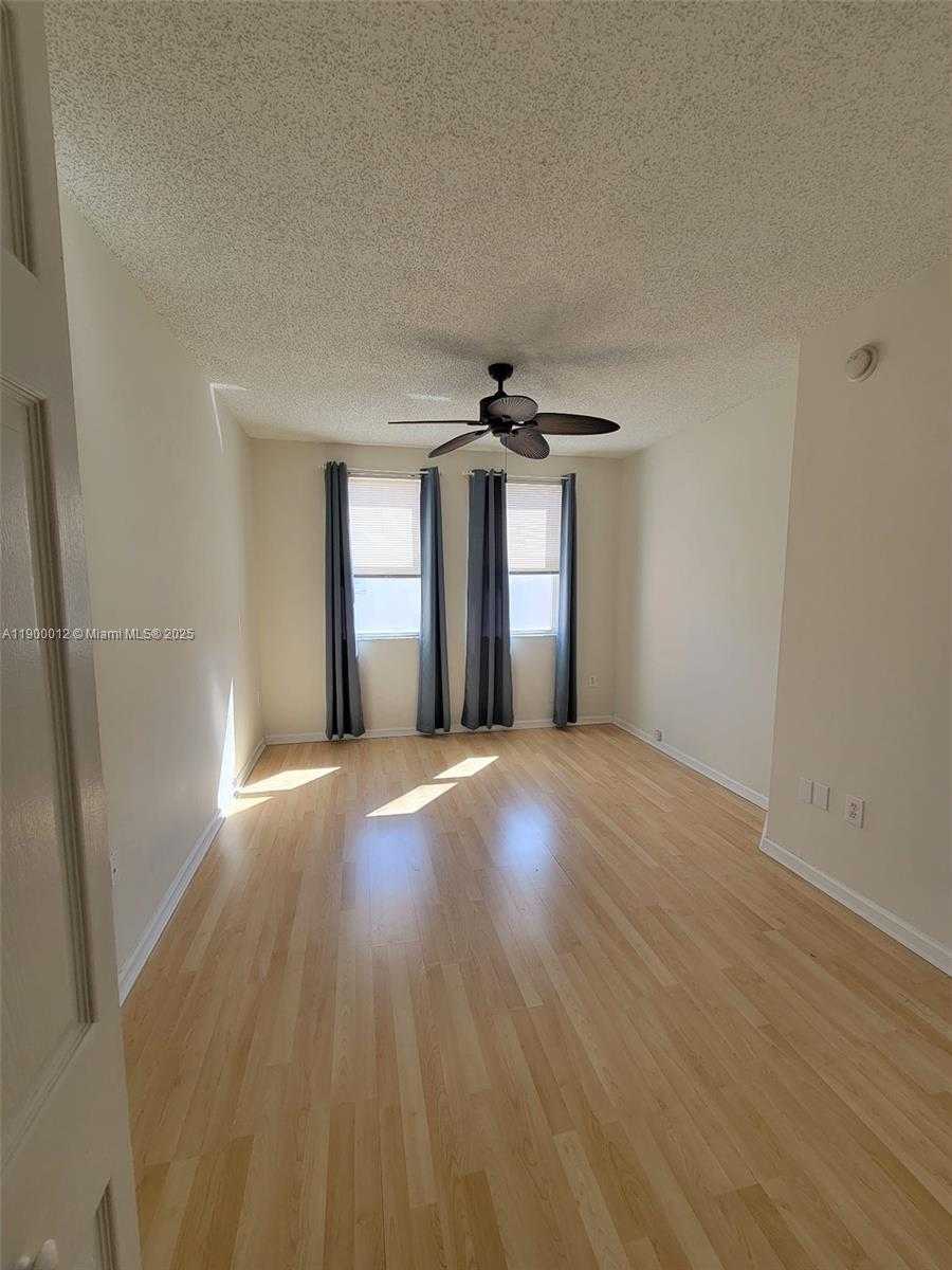 Small Image of 17150 NORTH BAY RD #2922, Sunny Isles Beach Number 14