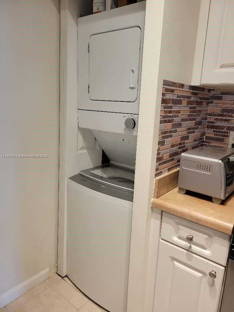 Small Image of 17150 NORTH BAY RD #2922, Sunny Isles Beach Number 3