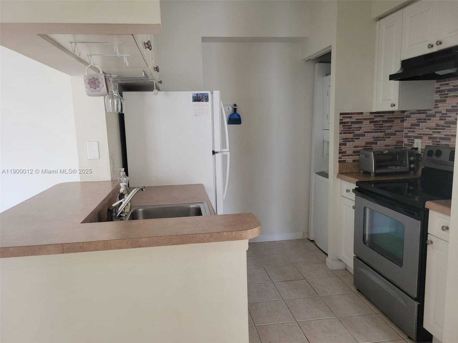 Small Image of 17150 NORTH BAY RD #2922, Sunny Isles Beach Number 5