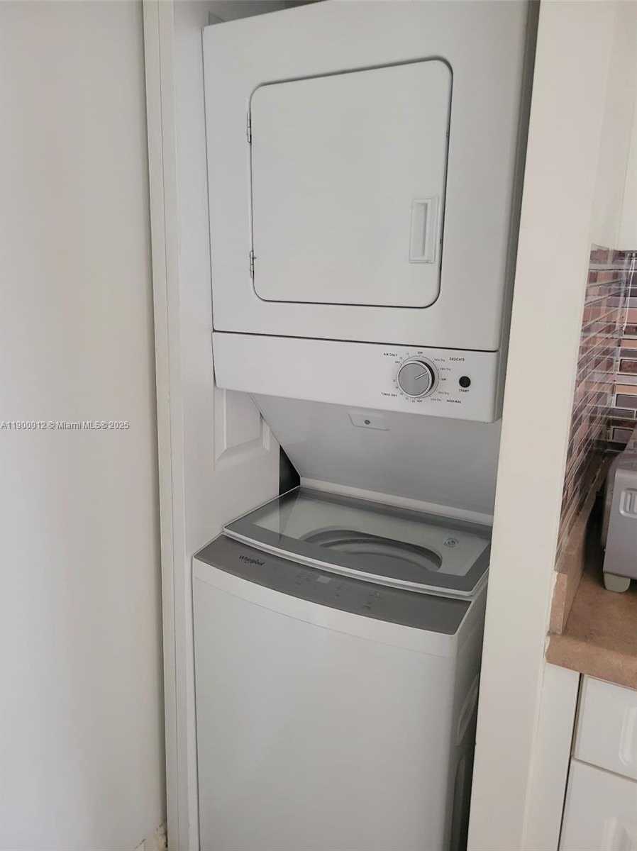 Small Image of 17150 NORTH BAY RD #2922, Sunny Isles Beach Number 6