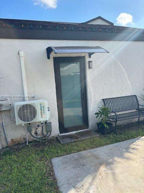 Small Image of Miami Number 2