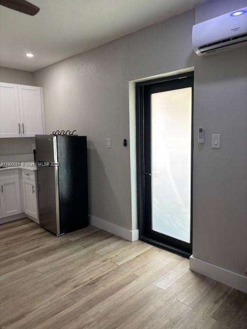 Small Image of Miami Number 3