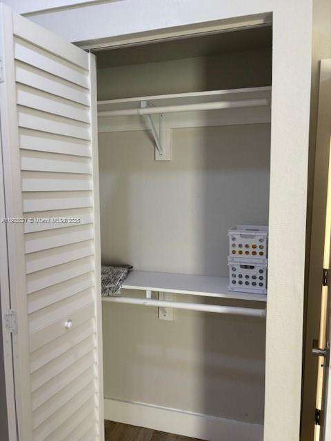 Small Image of Miami Number 9