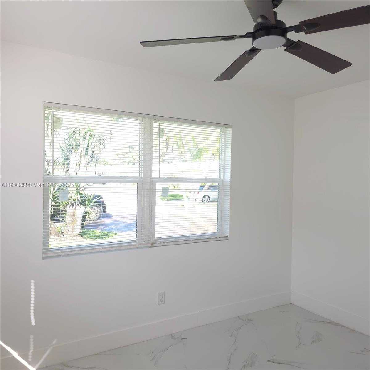 Small Image of 4404 NORTH WEST 46TH WAY #4404, Tamarac Number 6