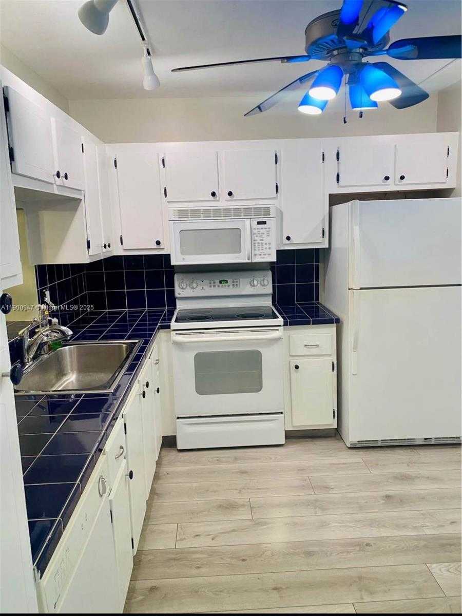 Small Image of 320 NORTH EAST 12TH AVE #307, Hallandale Beach Number 2