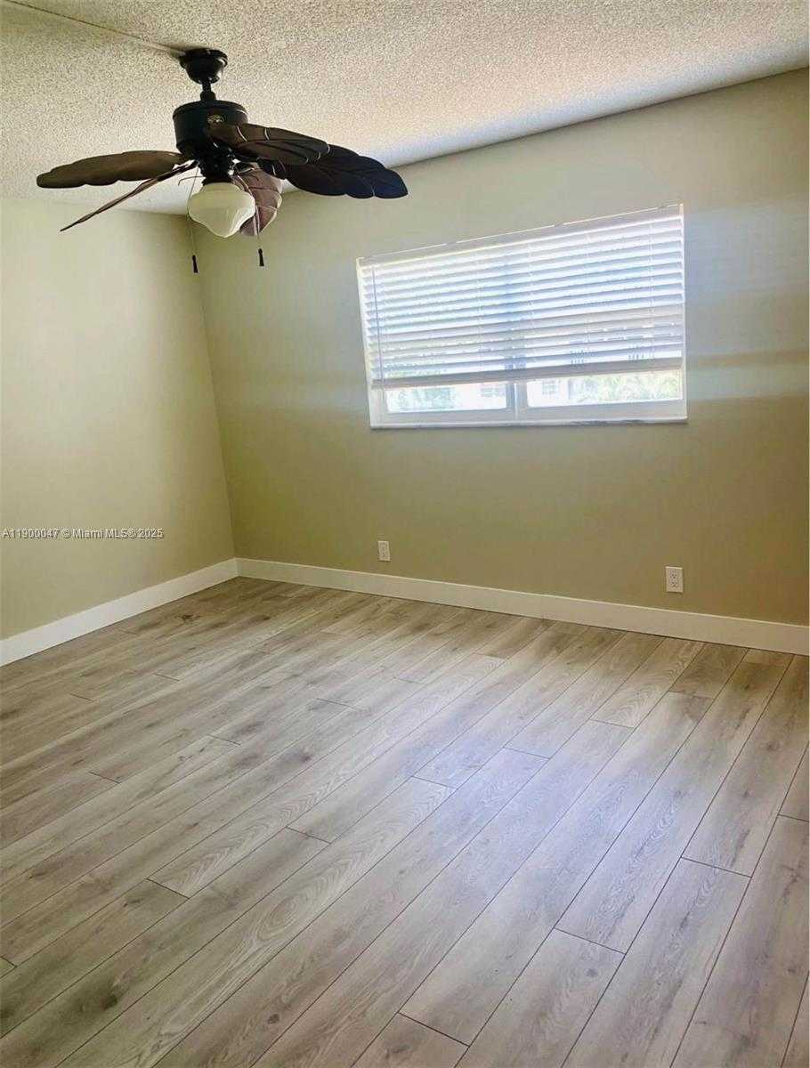 Small Image of 320 NORTH EAST 12TH AVE #307, Hallandale Beach Number 3