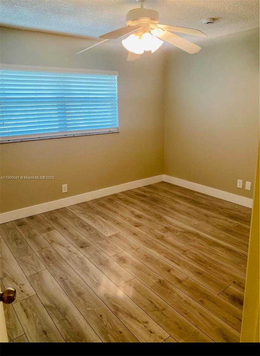 Small Image of 320 NORTH EAST 12TH AVE #307, Hallandale Beach Number 4