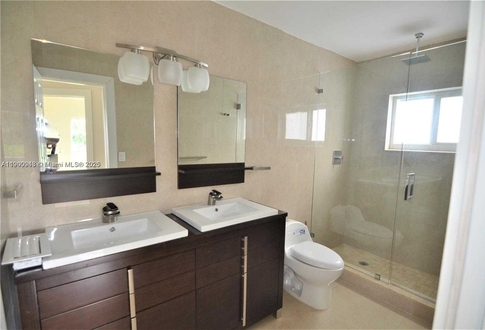 Small Image of 10820 SOUTH WEST 126TH ST, Miami Number 12