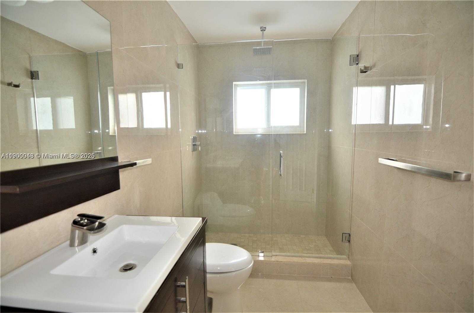Small Image of 10820 SOUTH WEST 126TH ST, Miami Number 13