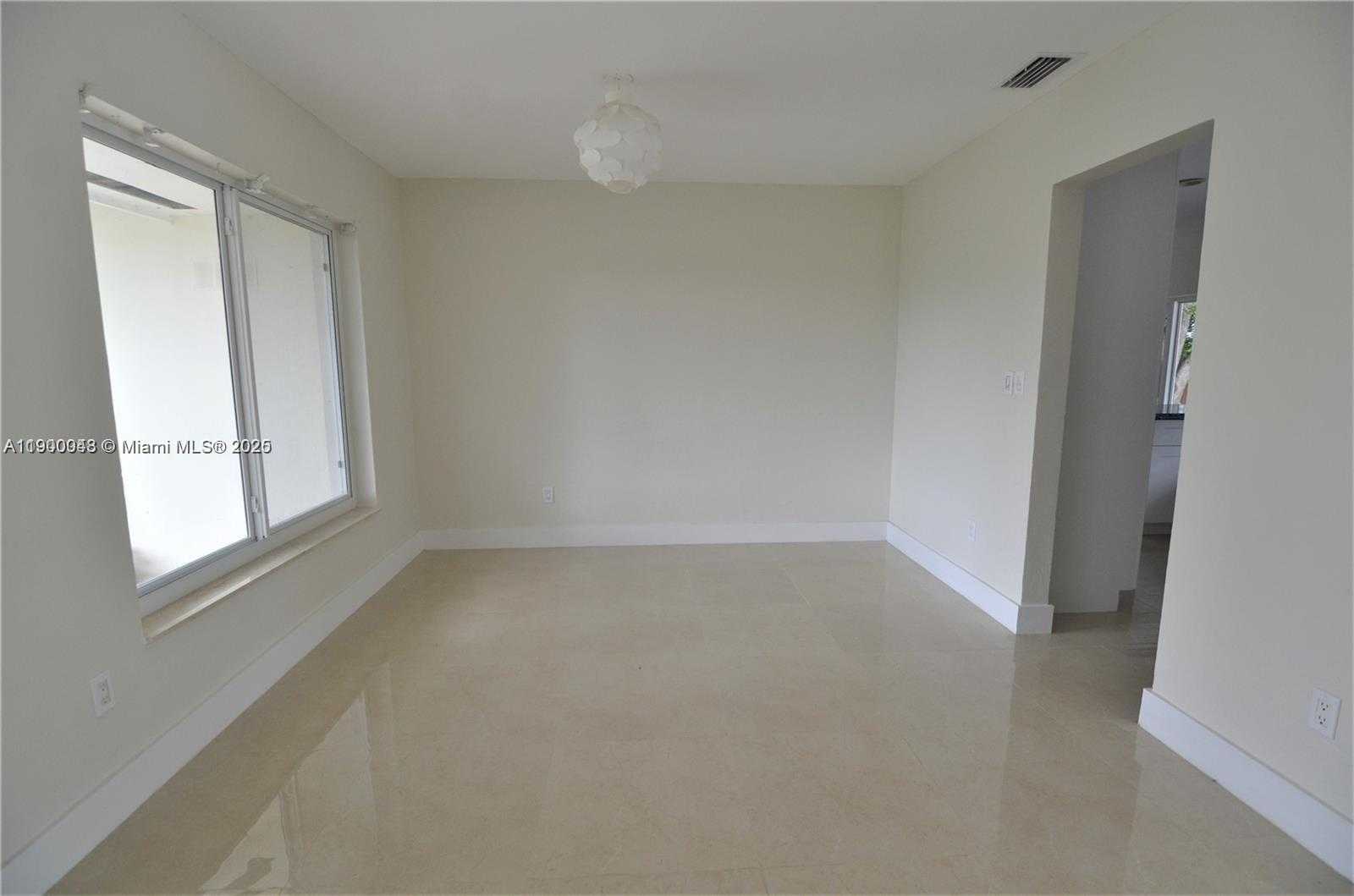 Small Image of 10820 SOUTH WEST 126TH ST, Miami Number 18