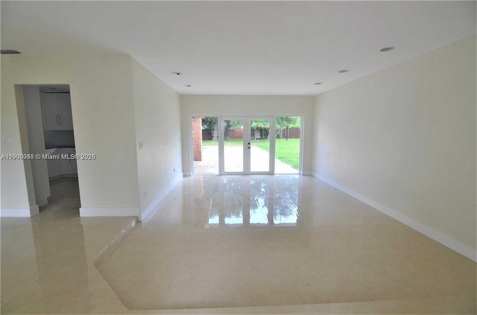Small Image of 10820 SOUTH WEST 126TH ST, Miami Number 19