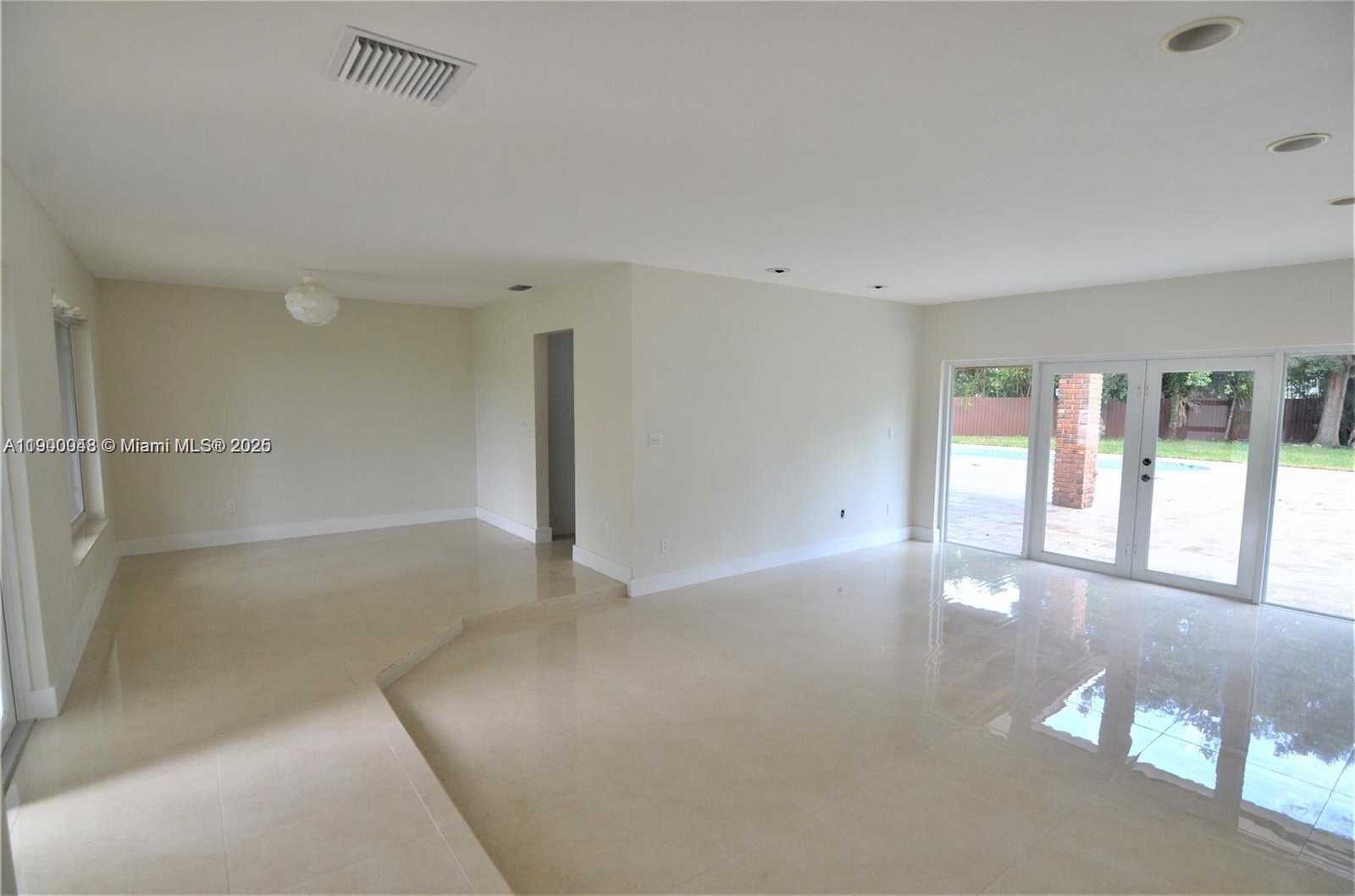 Small Image of 10820 SOUTH WEST 126TH ST, Miami Number 3