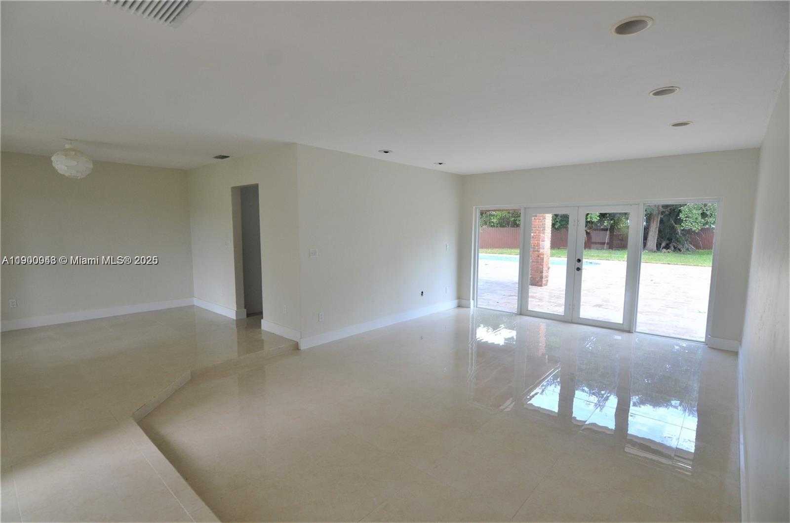 Small Image of 10820 SOUTH WEST 126TH ST, Miami Number 4