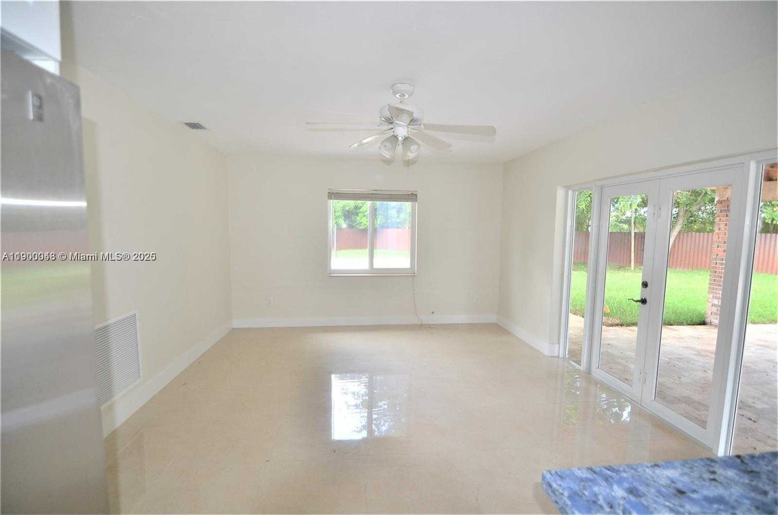 Small Image of 10820 SOUTH WEST 126TH ST, Miami Number 7