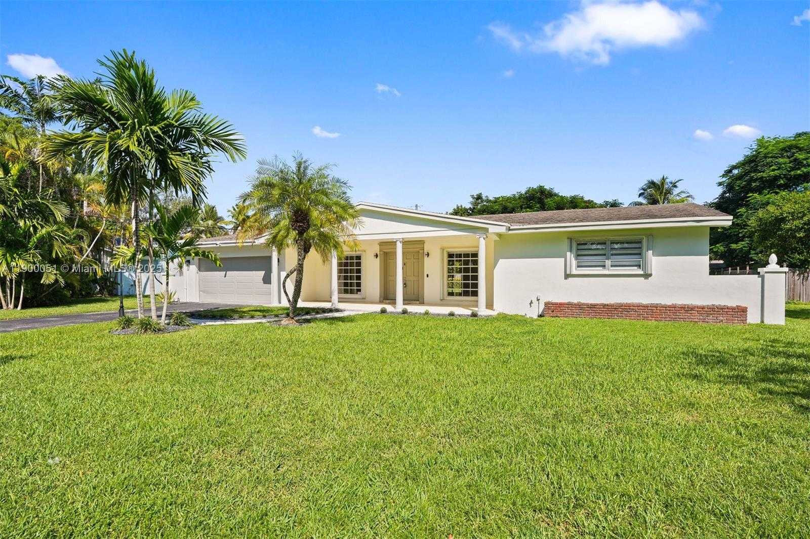 Small Image of 8081 SOUTH WEST 139TH TER, Palmetto Bay Number 4