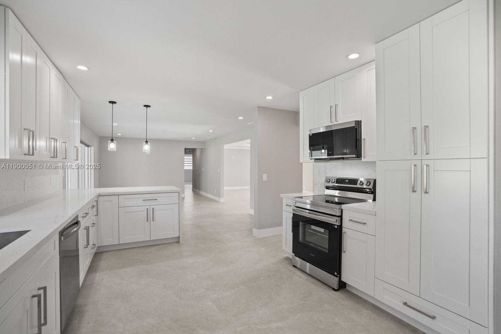 Small Image of 8081 SOUTH WEST 139TH TER, Palmetto Bay Number 6