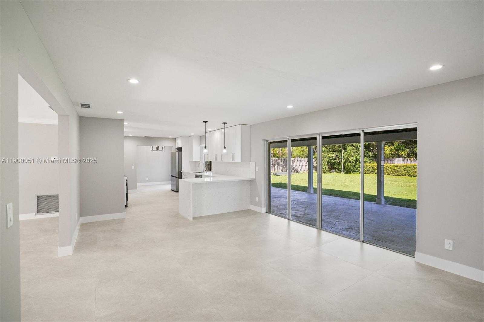 Small Image of 8081 SOUTH WEST 139TH TER, Palmetto Bay Number 7