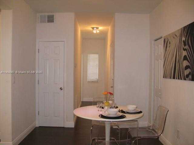 Small Image of 1250 DREXEL AVE #11, Miami Beach Number 15