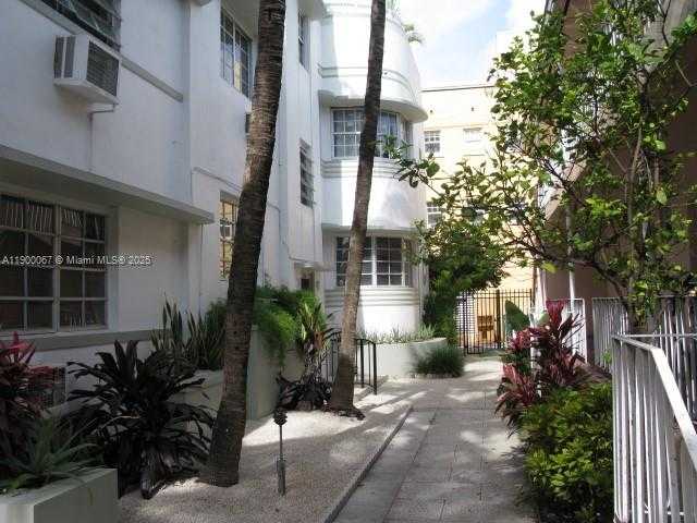 Small Image of 1250 DREXEL AVE #11, Miami Beach Number 21