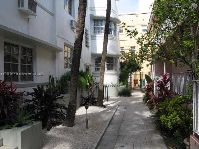 Small Image of 1250 DREXEL AVE #11, Miami Beach Number 22