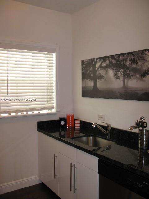 Small Image of 1250 DREXEL AVE #11, Miami Beach Number 3