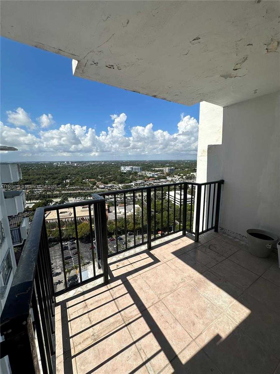 Small Image of 2750 NORTH EAST 183RD ST #PH07, Aventura Number 4