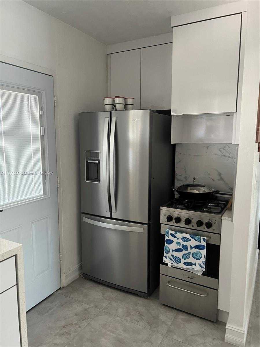 Small Image of 1300 LINCOLN RD #C403, Miami Beach Number 10