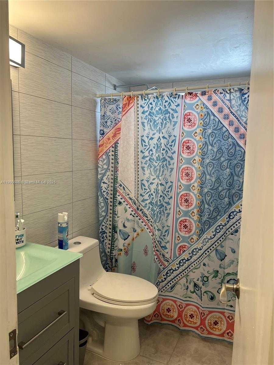 Small Image of 1300 LINCOLN RD #C403, Miami Beach Number 13