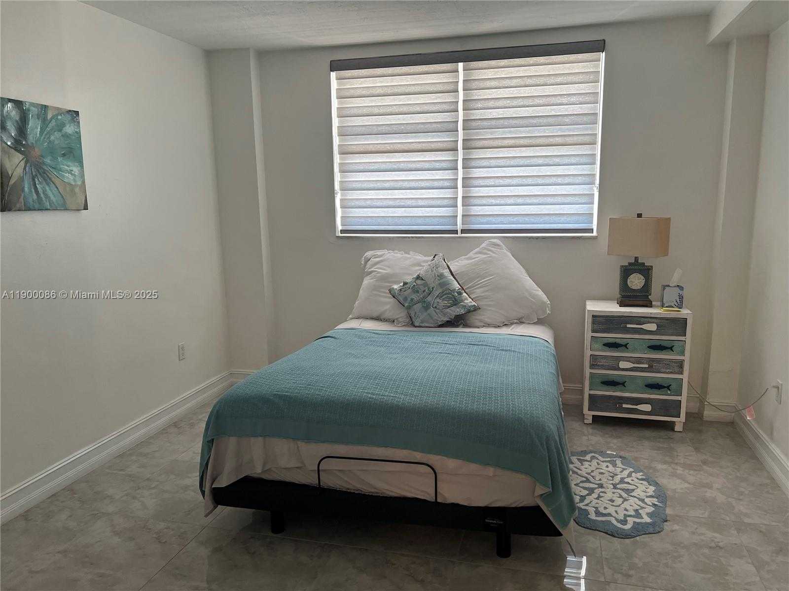 Small Image of 1300 LINCOLN RD #C403, Miami Beach Number 15
