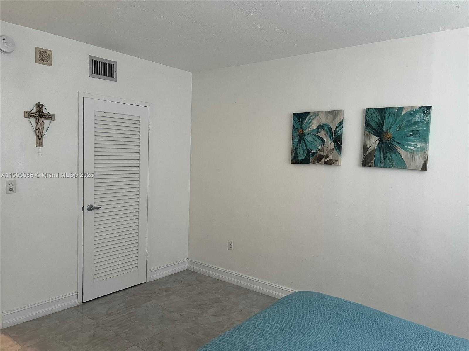 Small Image of 1300 LINCOLN RD #C403, Miami Beach Number 16